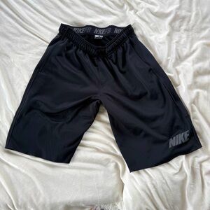 Men’s Nike therma shorts large fleece lined 10” inseam black 100% polyester